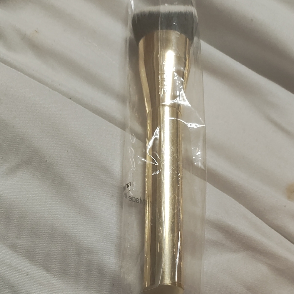 Tarte Gold Makeup Brush